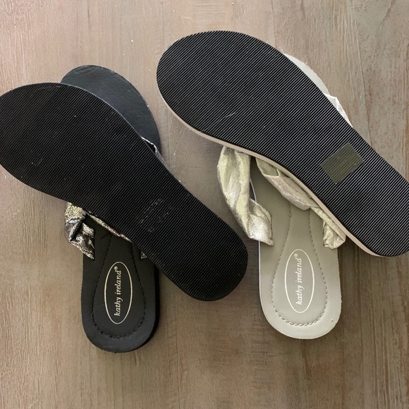 Two Pair of Kathy Ireland Sandal Thongs - Size 8 - Picture 2 of 3